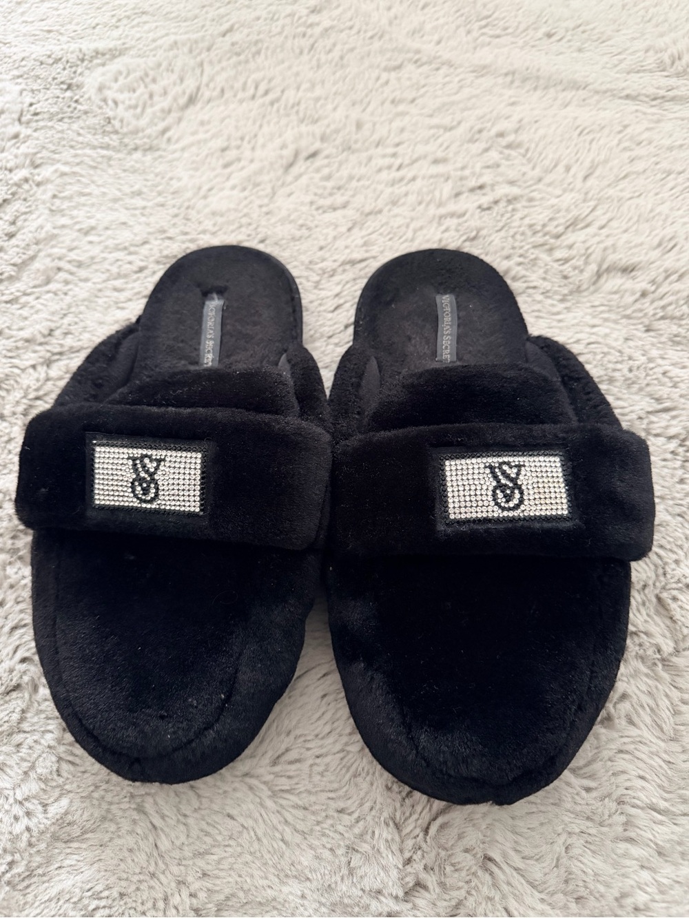 Victoria’s Secret Black Plush Rhinestone Logo Slide Slippers Size M